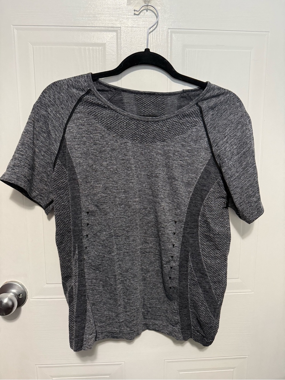 Women’s Seamless Short Sleeve Performance Top — Charcoal Gray